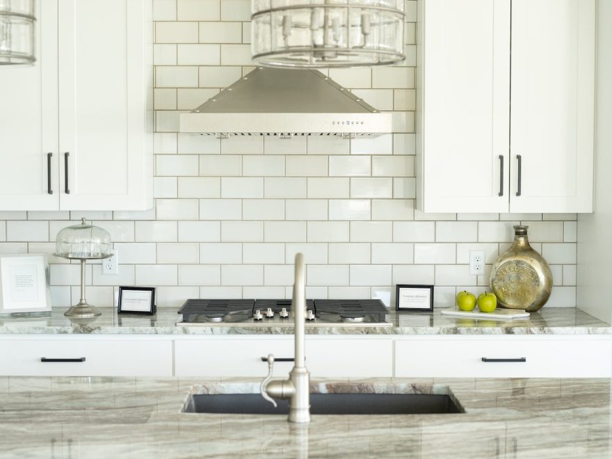 Kitchen Sink and Handle