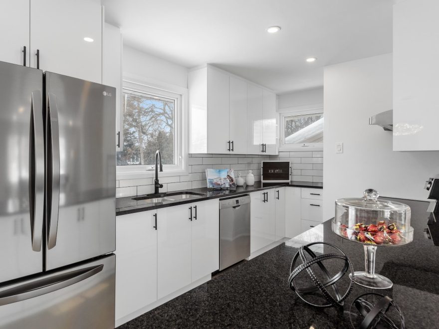 Where Do Handles Go on Kitchen Cabinets