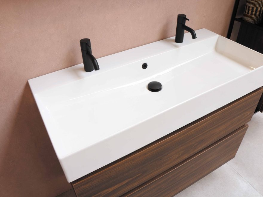 Kitchen Faucet vs Sink